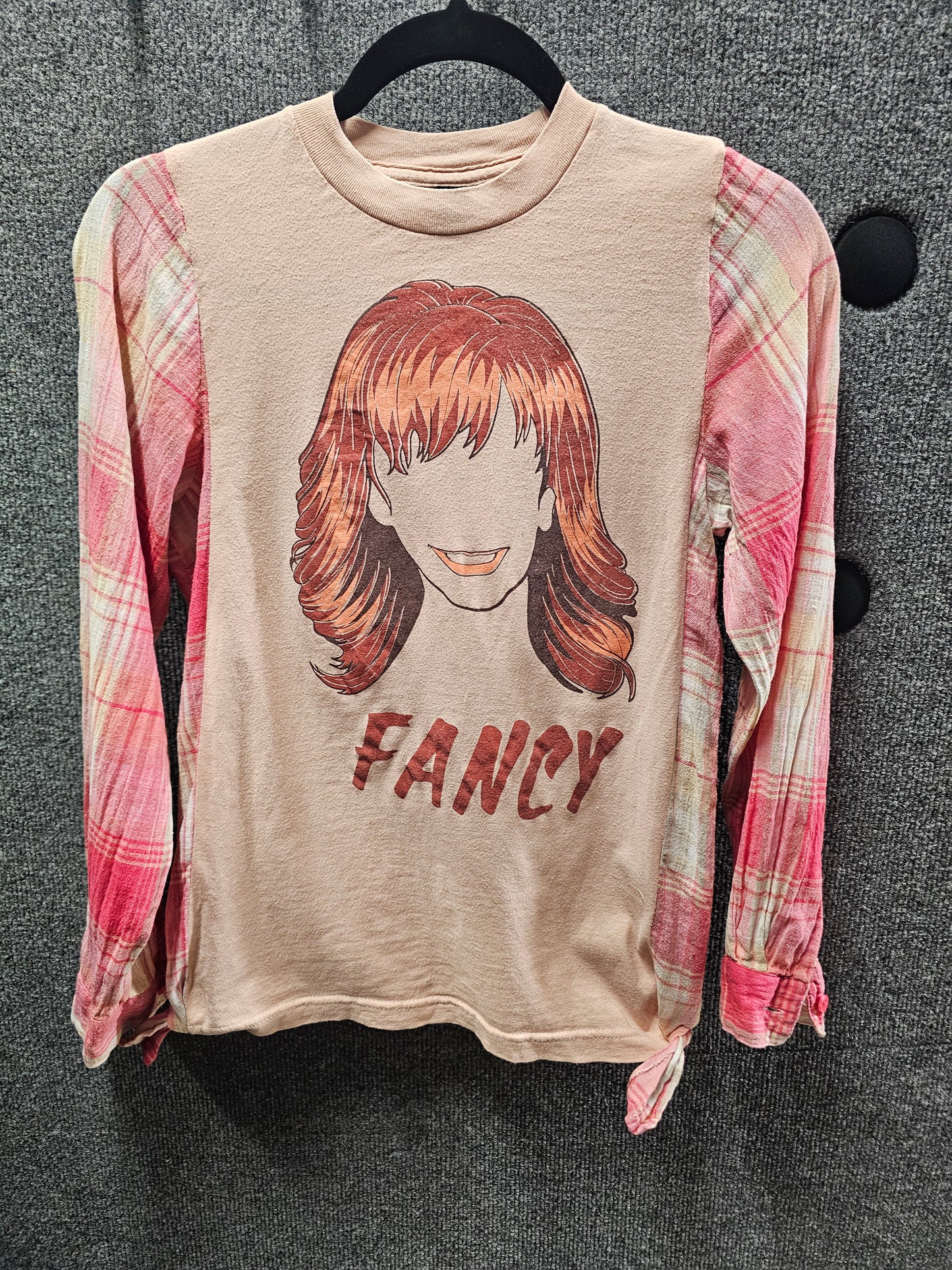 Fancy Reba) Upcycle Tshirt XS
